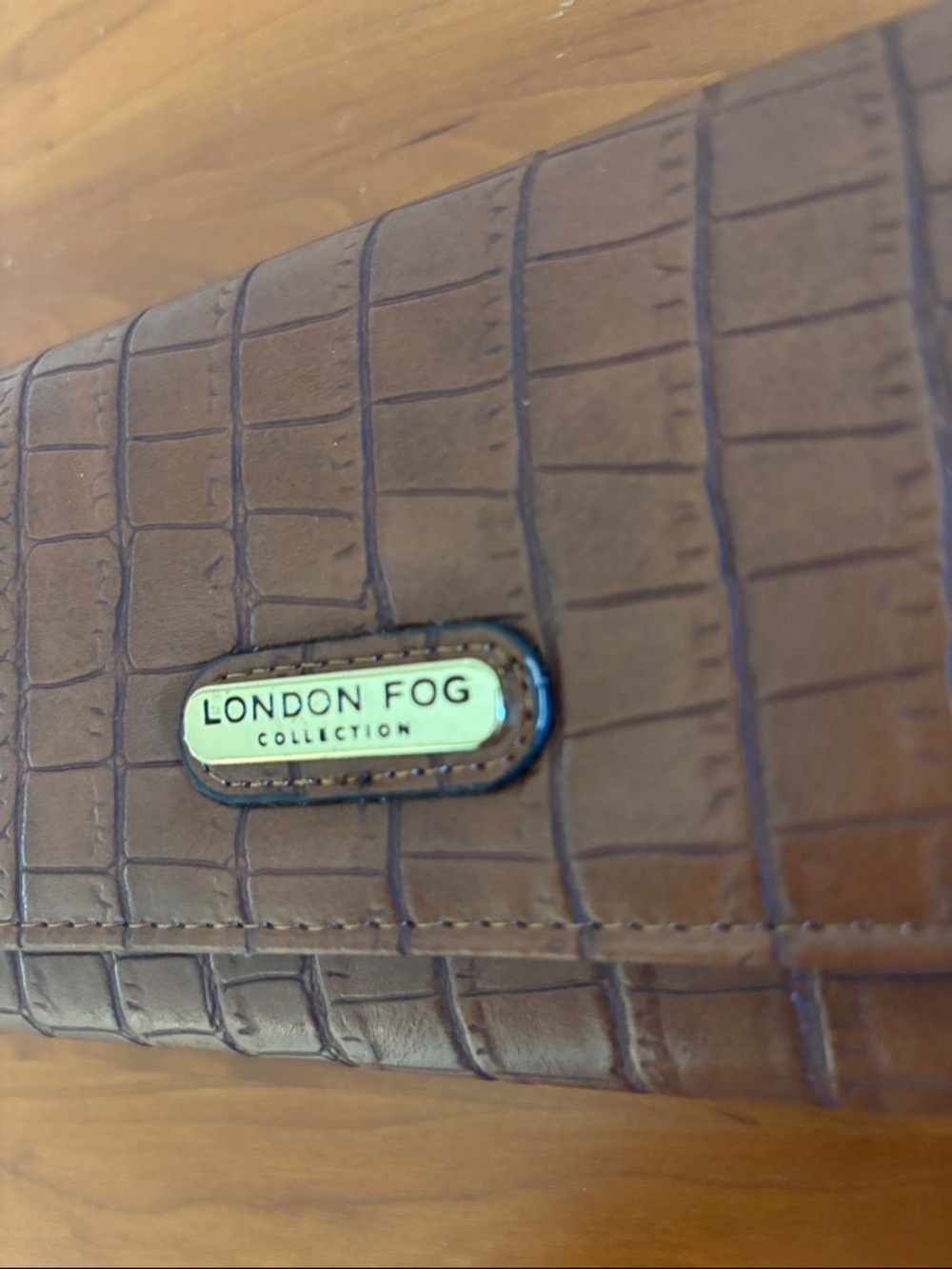 London Fog Brown Croc-Embossed Continental Wallet - Picture 3 of 8